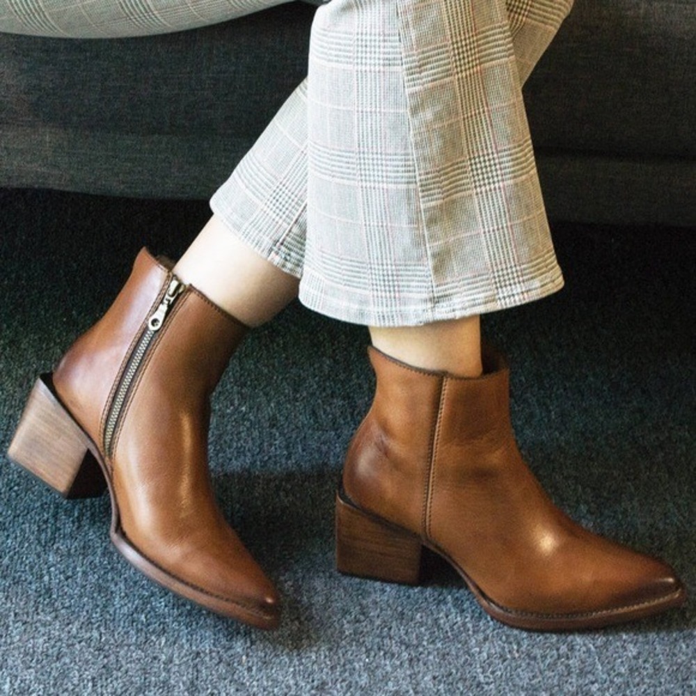 Sutro Footwear Chunky Heel Booties | Genuine Leather |‎ Woman Size 7.5 | Brown